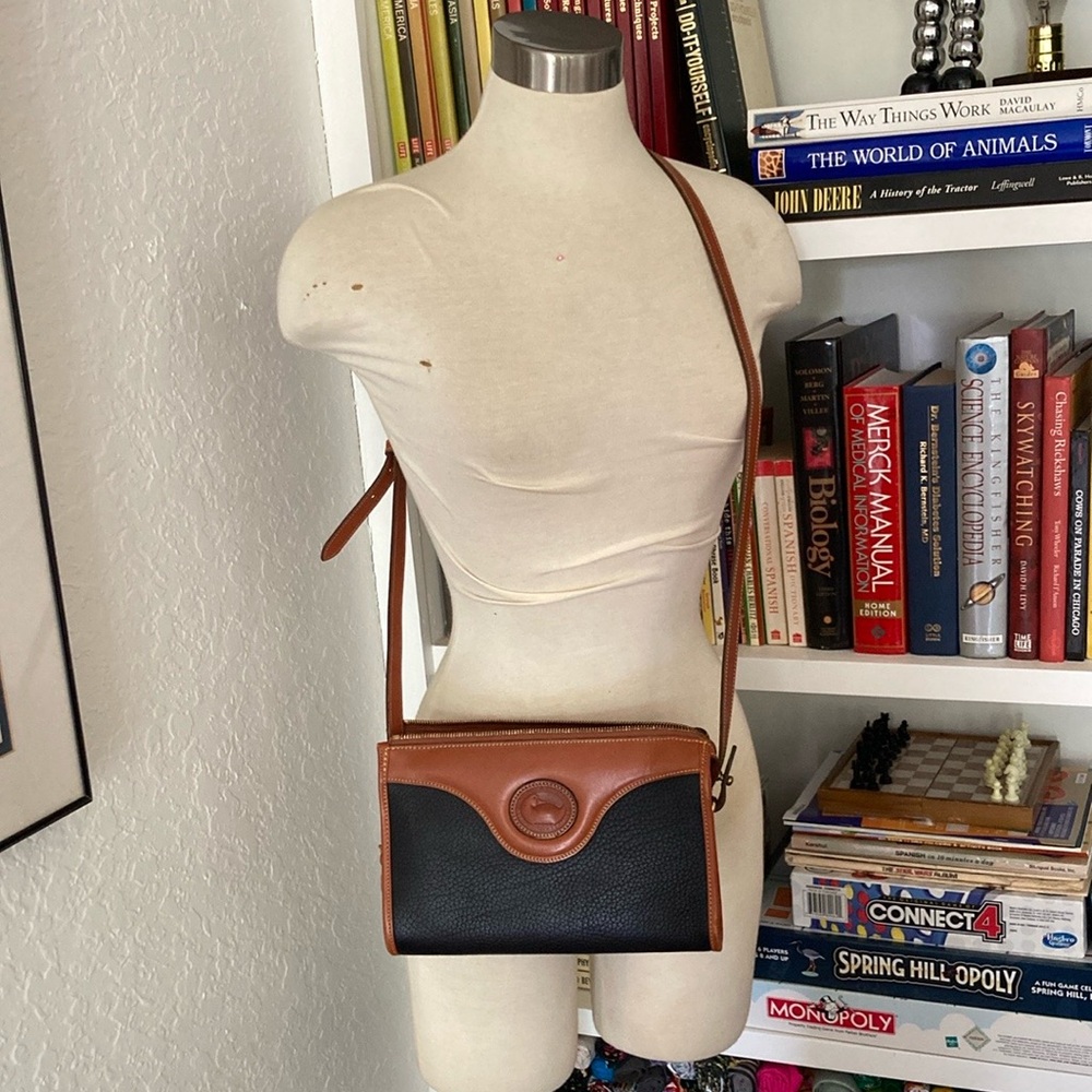 Vintage Elegant Black and Brown Leather Messenger Bag
